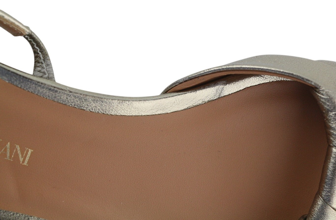 EMPORIO ARMANI moteriškos basutės, 37 EU, blizgančios auksinės spalvos, odinės, užsegamos, be kulno, su logotipu 