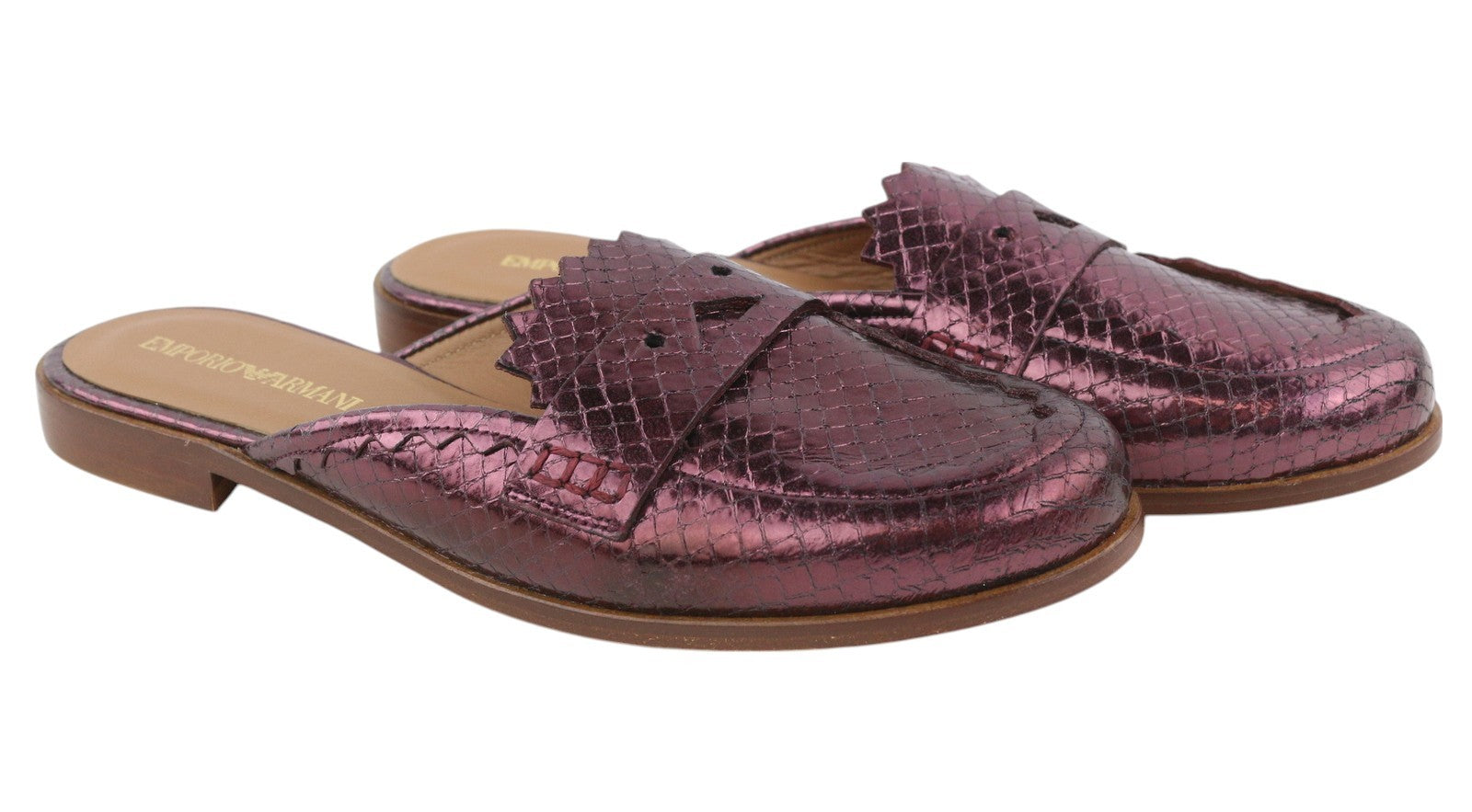 EMPORIO ARMANI X3A068 moteriški bateliai be kulno, 37 dydžio, violetinės odos, užsegamos basutės, blizgios. 