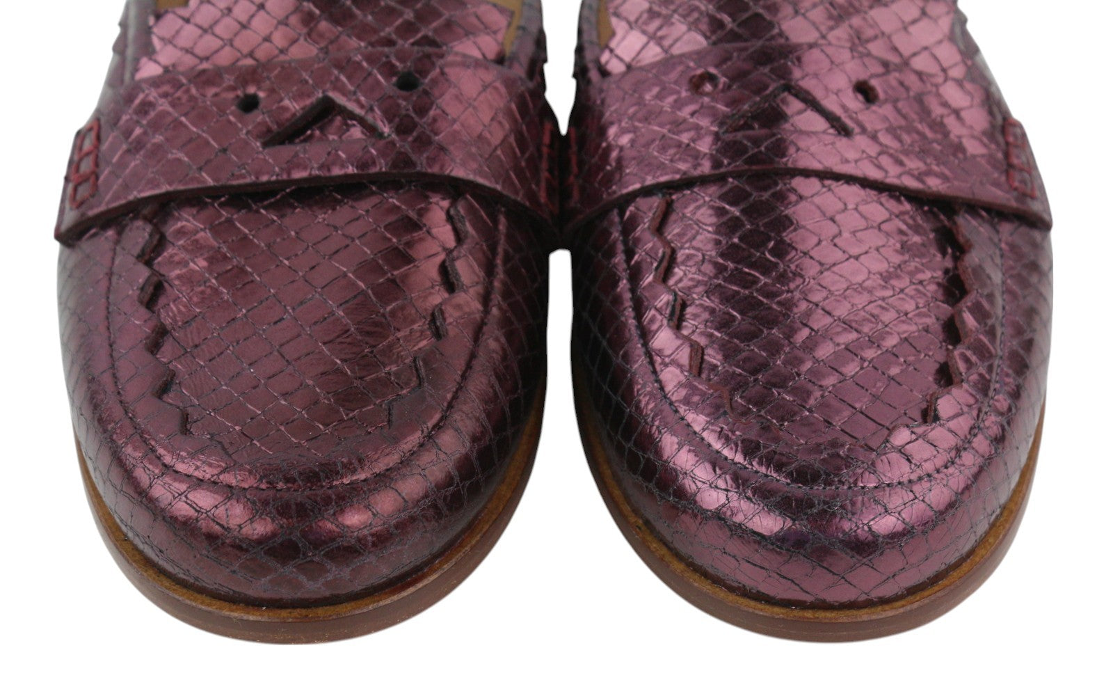 EMPORIO ARMANI X3A068 moteriški bateliai be kulno, 37 dydžio, violetinės odos, užsegamos basutės, blizgios. 