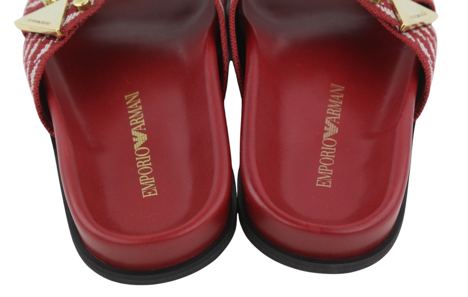 EMPORIO ARMANI X3U062 moteriški bateliai be kulno, 37 dydžio, bordo spalvos, raštuotos įmaunami basutės, rekomenduojama kaina – 215 € 