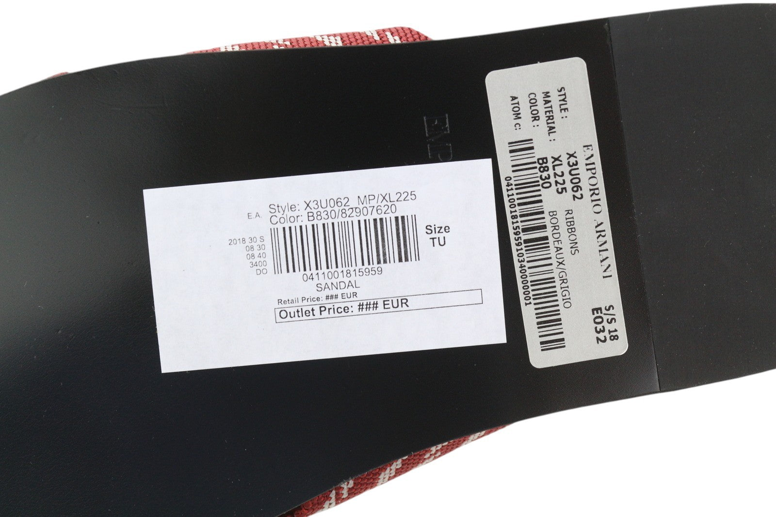 EMPORIO ARMANI X3U062 moteriški bateliai be kulno, 37 dydžio, bordo spalvos, raštuotos įmaunami basutės, rekomenduojama kaina – 215 € 