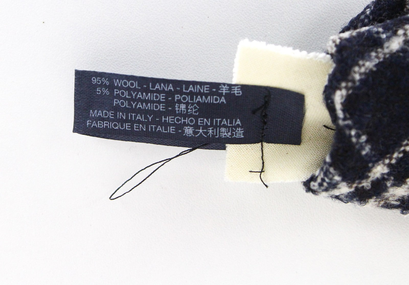 SUITSUPPLY vyriškas tamsiai mėlynas vilnos mišinio kaklaraištis ~150x8cm oficialus languotas smailiais galais 