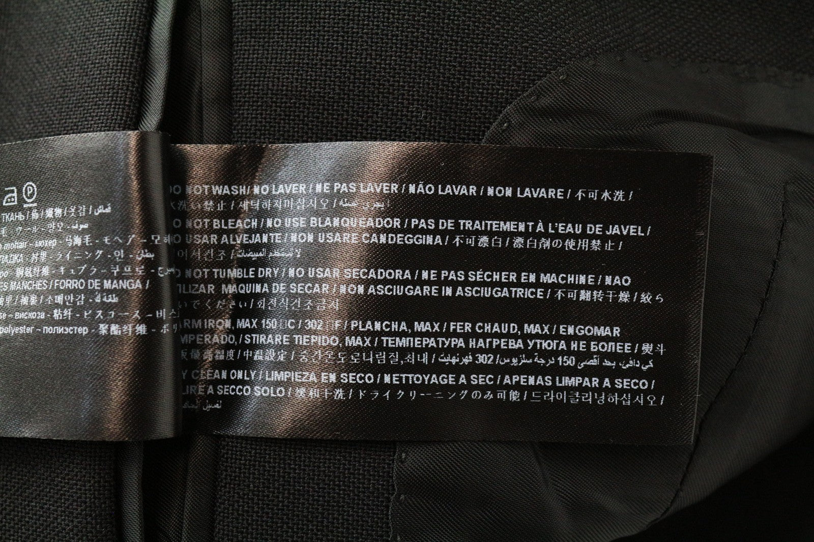 SUITSUPPLY Cameron moteriškas švarkas UK8R vilnonis moheros plonas juodas su įpjovomis 