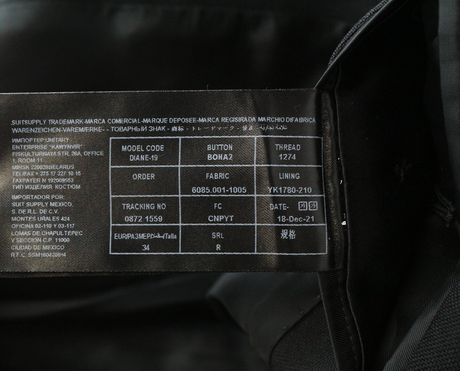 SUITSUPPLY Cameron moteriškas švarkas UK8R vilnonis moheros plonas juodas su įpjovomis 