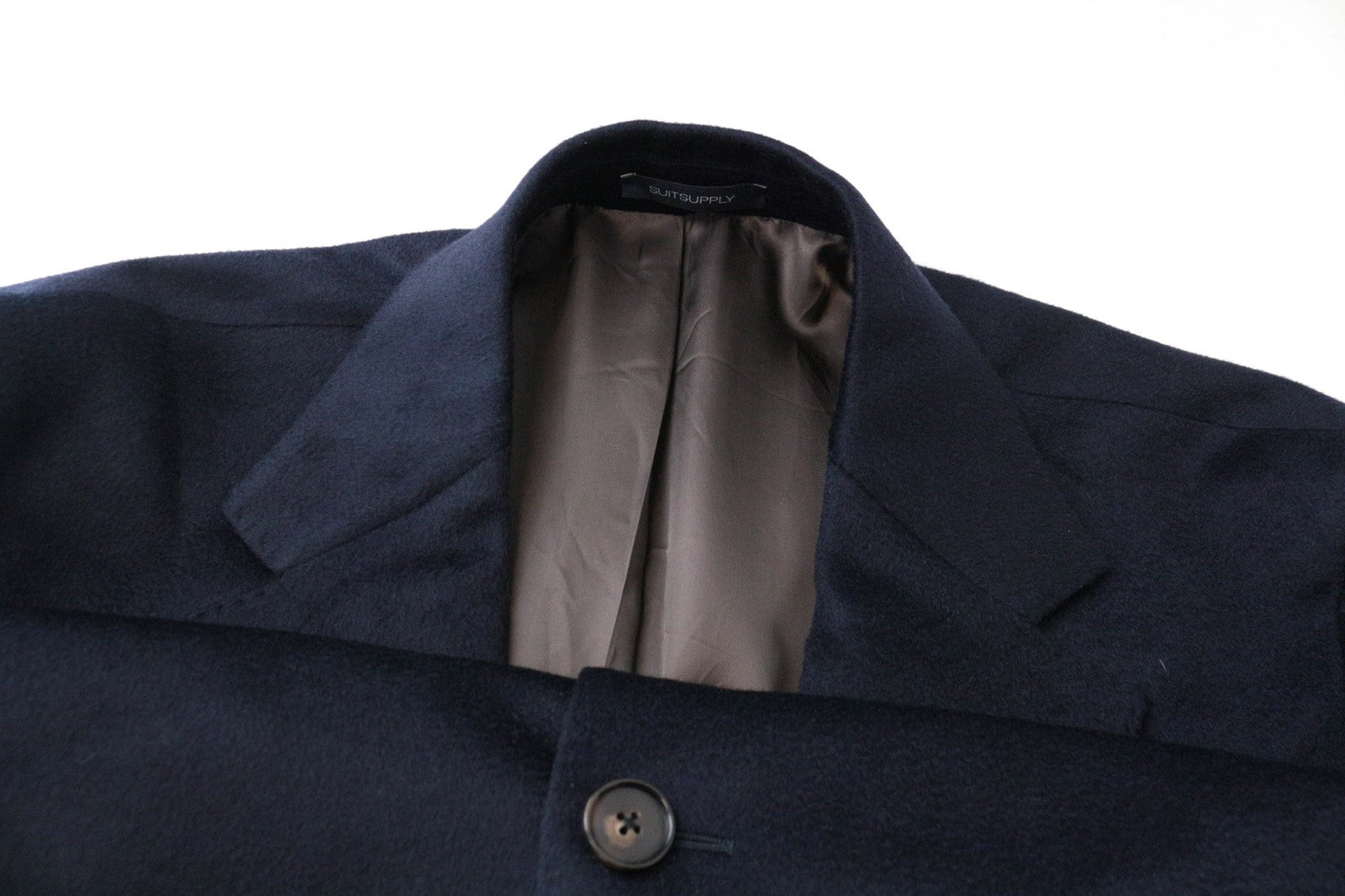 „SUITSUPPLY Vicenza“ vyriškas paltas, UK52S, tamsiai mėlynas, kašmyro, apvalus, vidutinio ilgio. 