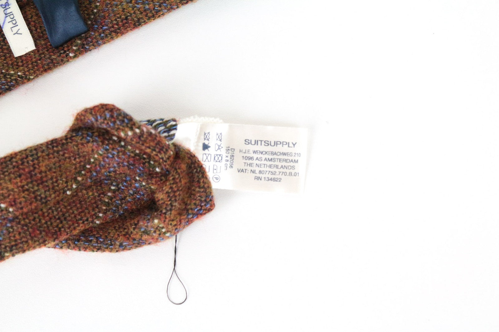 SUITSUPPLY vyriškas kaklaraištis 150x8 cm rudas languotas vilnonis šilkas smailiais galais klasikinis 