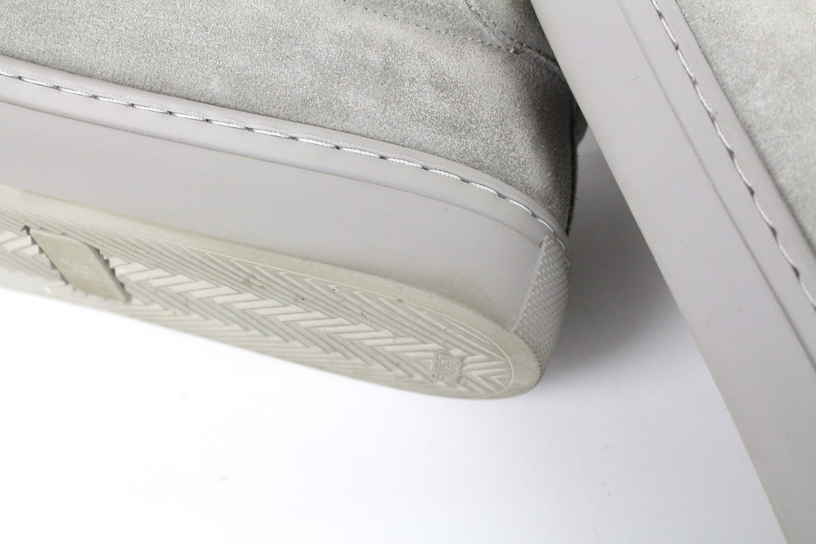 „SUITSUPPLY“ vyriški pilki zomšiniai EU41 suvarstomi žemakulniai sportbačiai kasdieniam avėjimui 