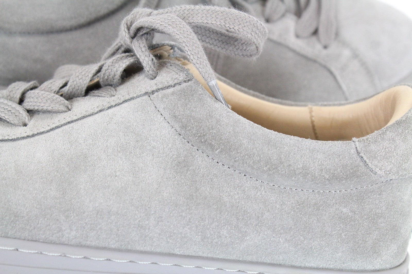 „SUITSUPPLY“ vyriški pilki zomšiniai EU41 suvarstomi žemakulniai sportbačiai kasdieniam avėjimui 