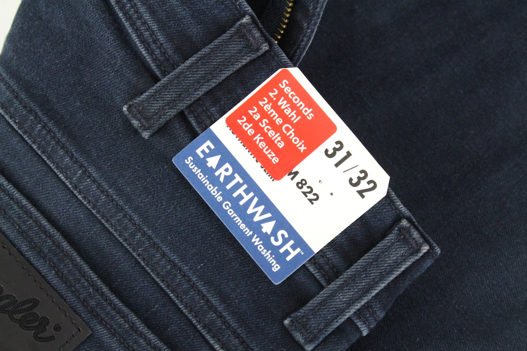 WRANGLER Texas džinsai W31 L32 vyriški, prigludę, mėlyni, tamprūs, užtrauktuku, aukštu liemeniu 