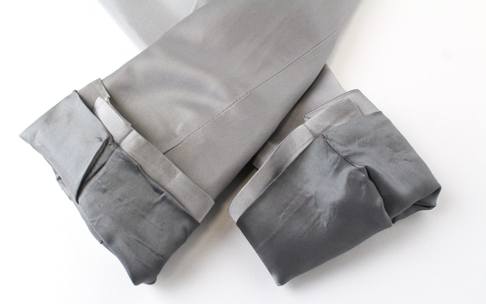 RICHMOND vyriškas pilkas sidabrinis smokingo švarkas su 48 smailiu atlapu ir pamušalu 