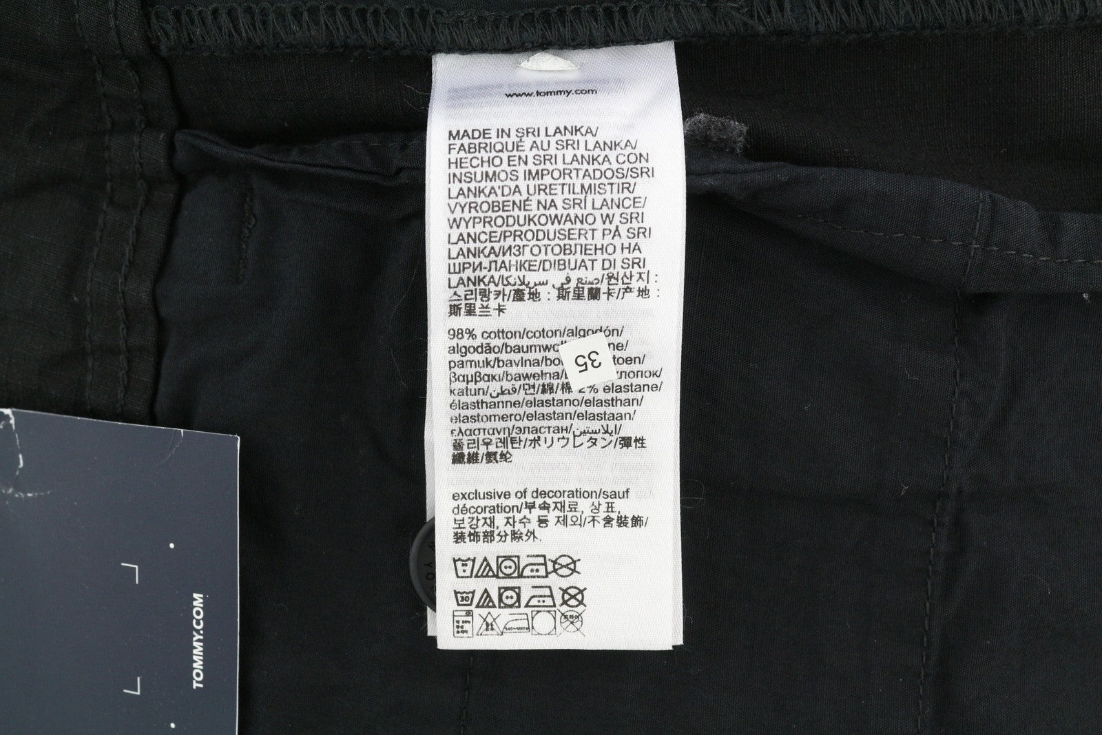 TOMMY HILFIGER Aiden Baggy Cargo vyriškos kelnės W30/L32 juodos su užlopytomis kišenėmis, rekomenduojama kaina – 149 € 