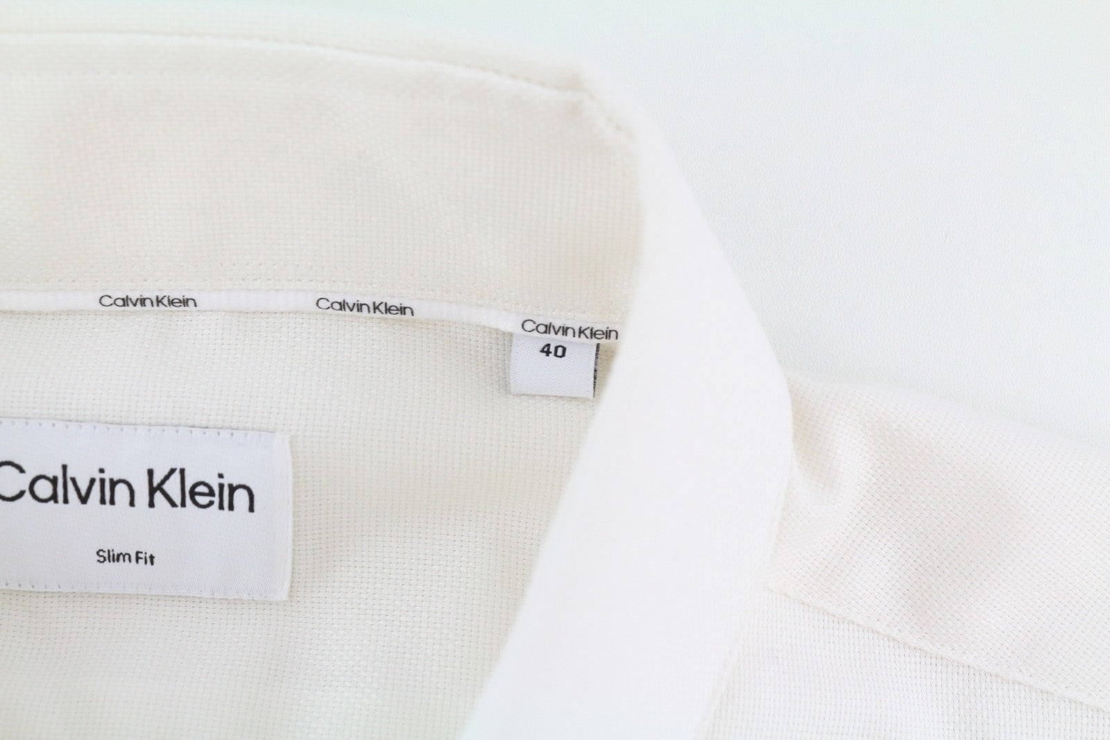 CALVIN KLEIN Structure Solid Slim vyriški marškinėliai, 40 cm, šviesiai balti, medvilniniai. 