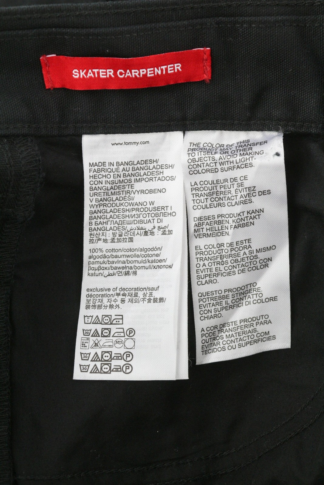 TOMMY HILFIGER Skater Carpenter vyriškos kelnės W30/L32 juodos krovininės su užtrauktuku, rekomenduojama kaina – 119 € 