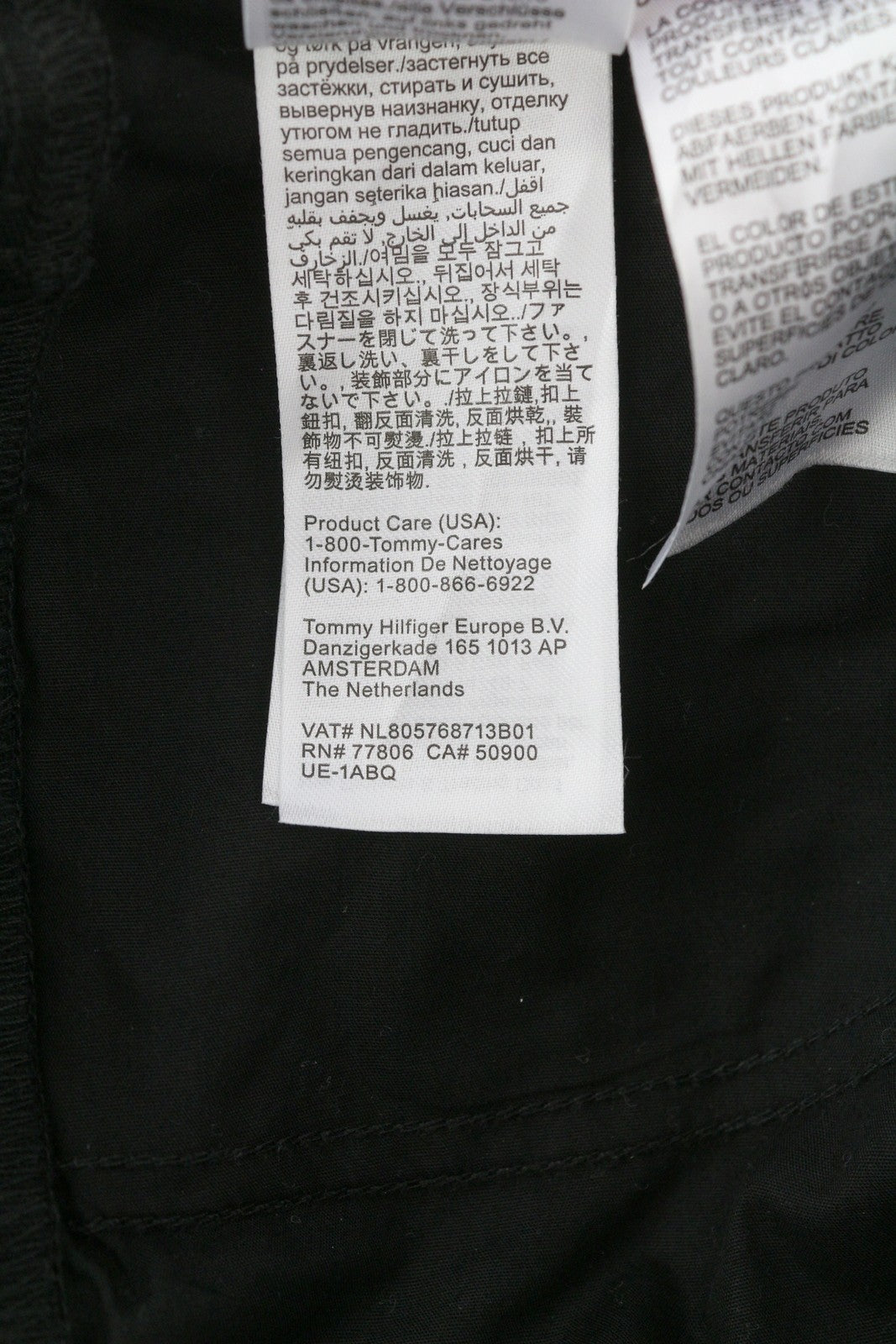 TOMMY HILFIGER Skater Carpenter vyriškos kelnės W30/L32 juodos krovininės su užtrauktuku, rekomenduojama kaina – 119 € 