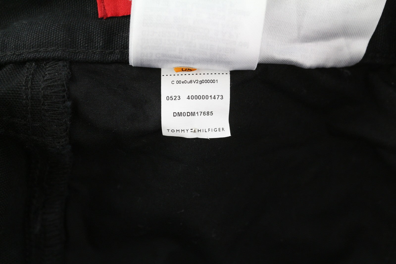 TOMMY HILFIGER Skater Carpenter vyriškos kelnės W30/L32 juodos krovininės su užtrauktuku, rekomenduojama kaina – 119 € 