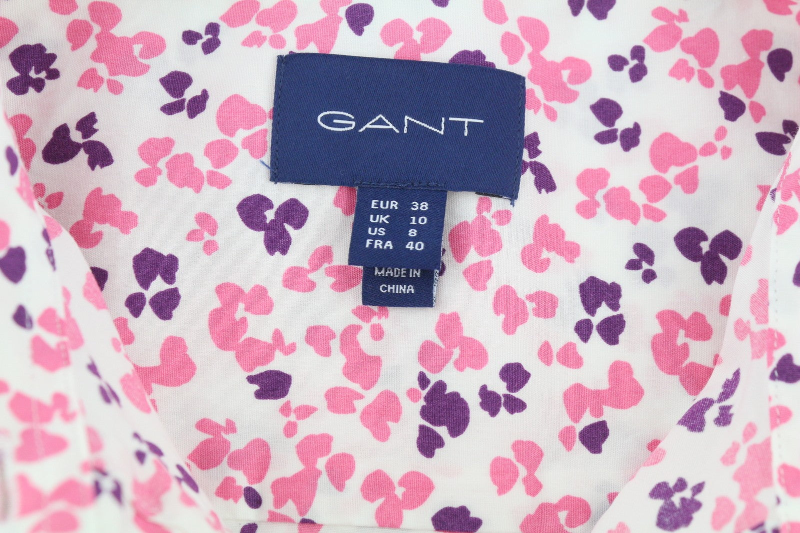 GANT „Clover Garden Stretch“ moteriški marškinėliai, 38 dydžio, laisvalaikio stiliaus, spalvingi, su sagomis užsegami. 