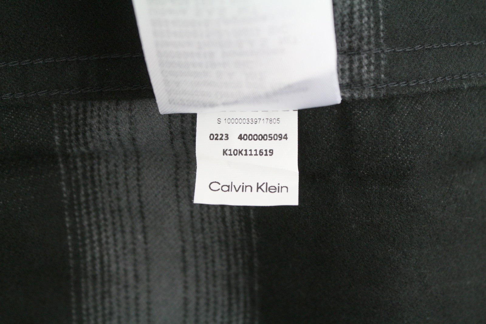 CALVIN KLEIN „Twill Fleece Check“ vyriška striukė, L dydžio, juoda, marškinėliai su užsegimu sagomis. 