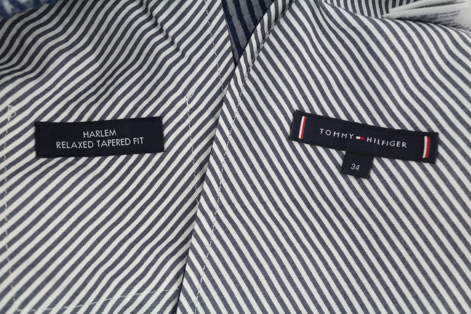 TOMMY HILFIGER Harlem Seersucker Stripe vyriški šortai W34 Relaxed Tapered Fit mėlyni 