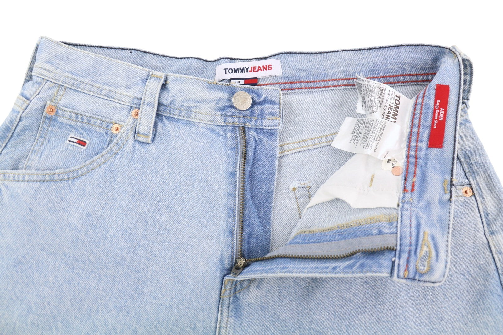 TOMMY HILFIGER Aiden Baggy Denim vyriški šortai W30 Washed Blue su užtrauktuku ir kišenėmis 