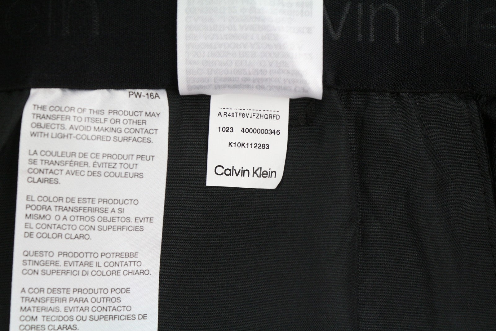 CALVIN KLEIN Crinkle Tech Stretch vyriškos kelnės XL dydžio, juodos, plonos, elastingo juosmens. 