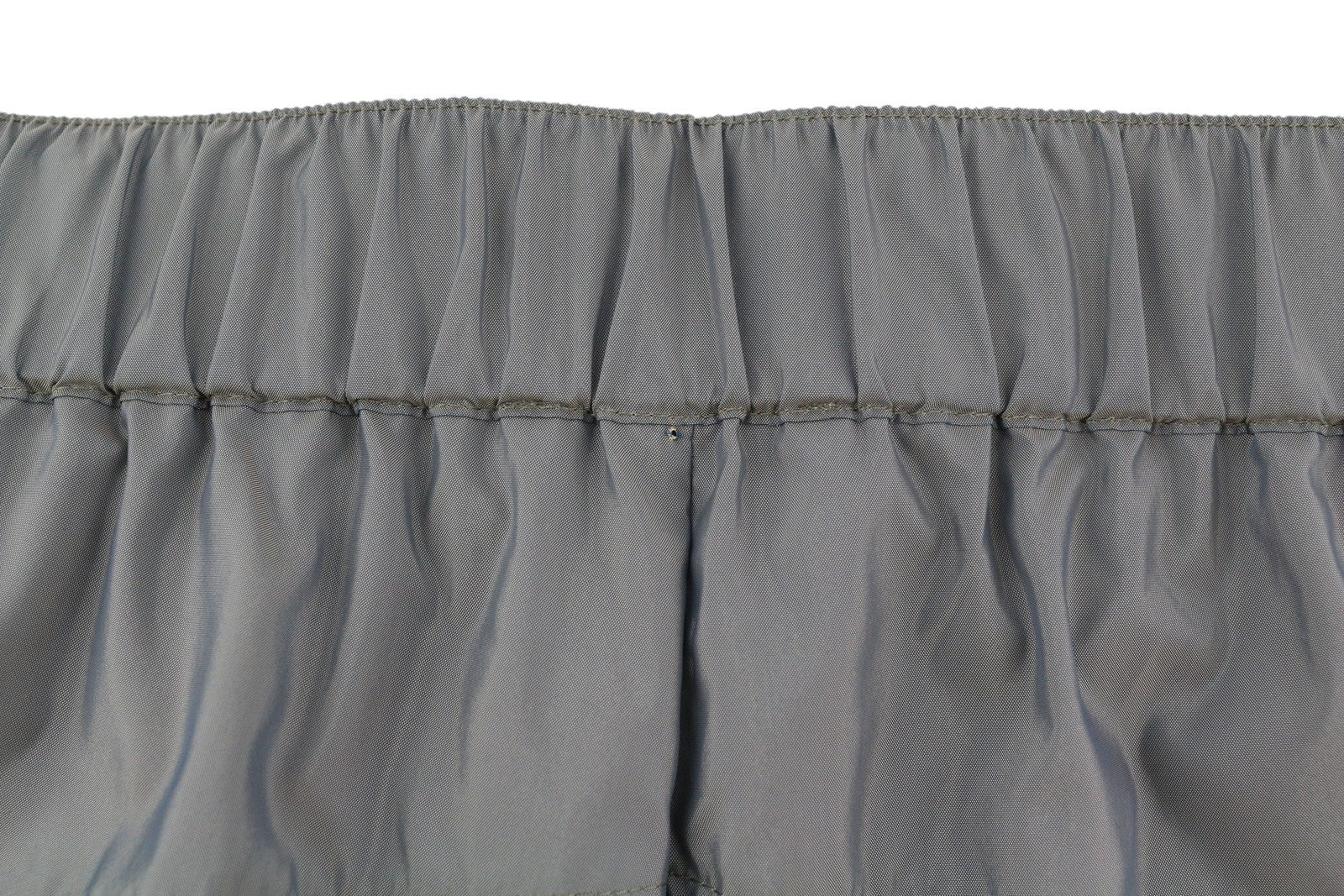 CALVIN KLEIN vyriškos kelnės S pilkos su elastingu juosmeniu, blizgančio stiliaus, plonos, užtrauktuku, krovininės. 