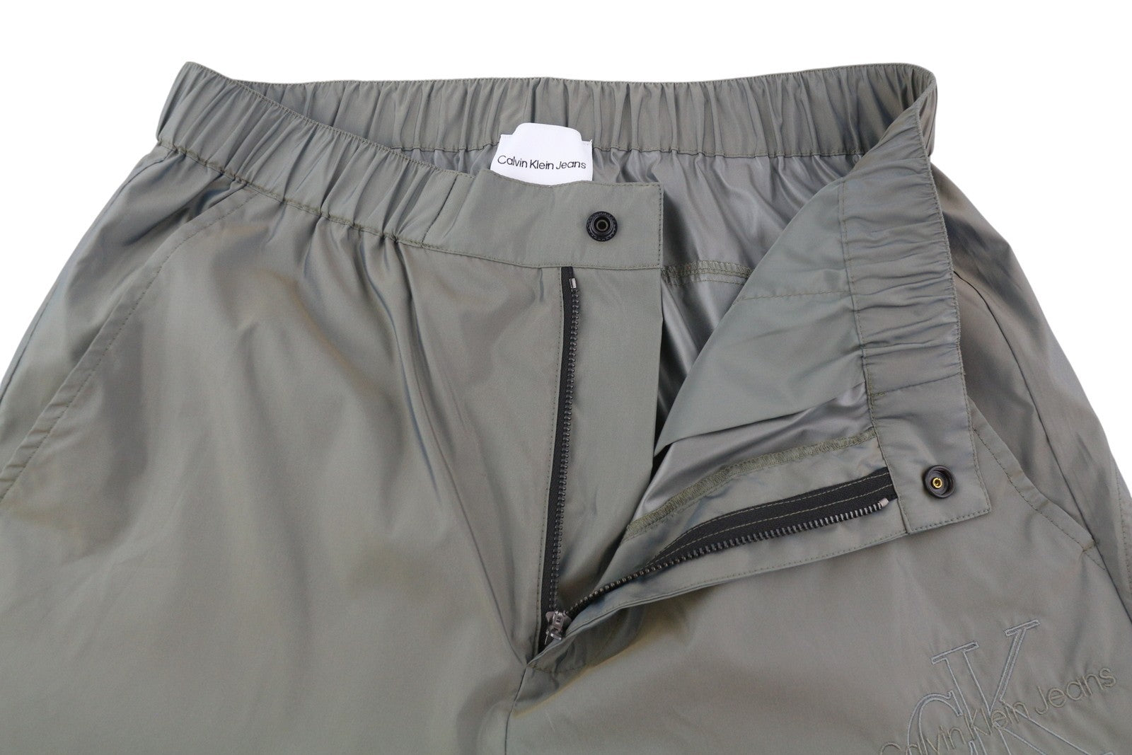 CALVIN KLEIN vyriškos kelnės L pilkos su elastingu juosmeniu, blizgančios išvaizdos, plonos, užtrauktuku, krovininės. 