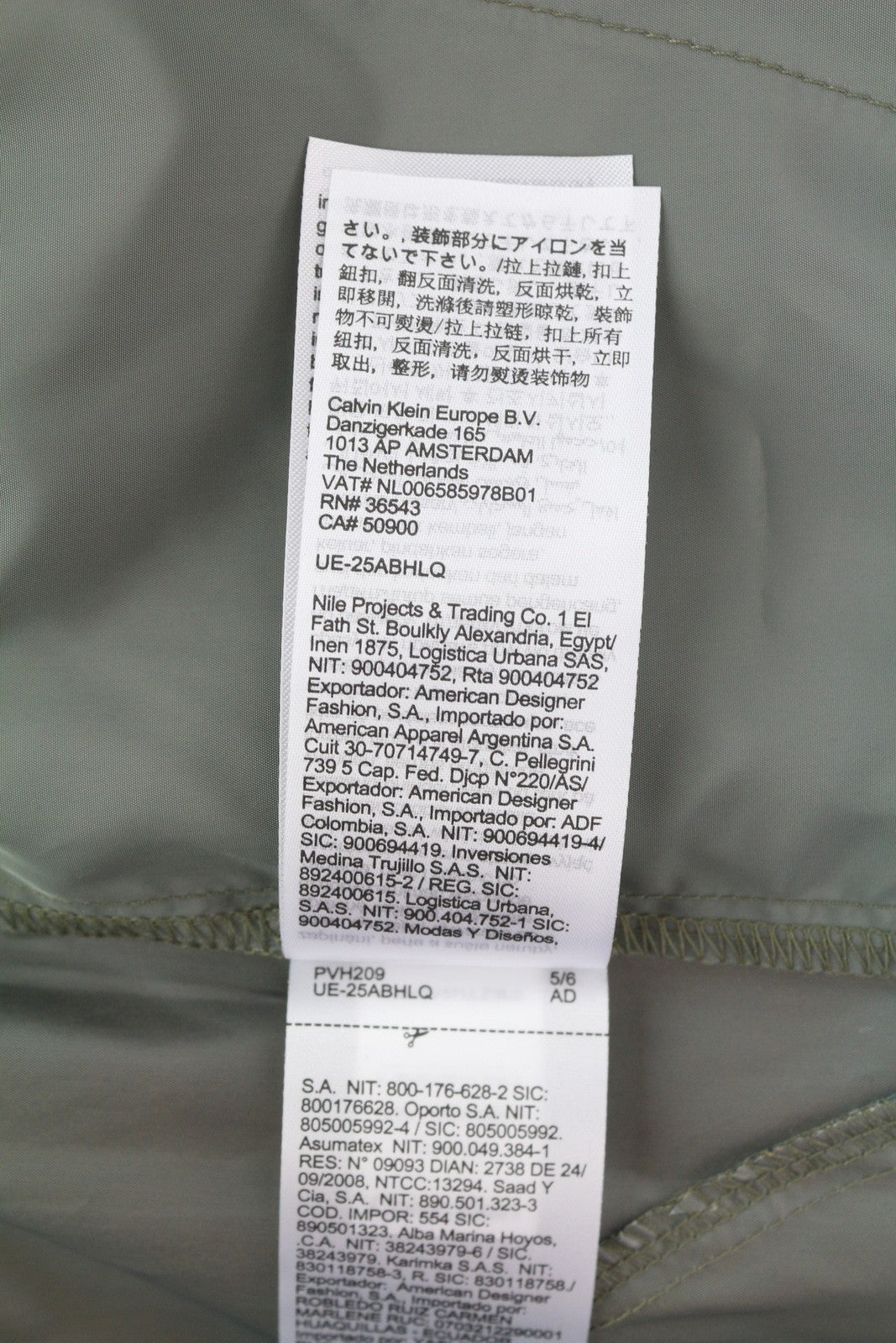 CALVIN KLEIN vyriškos kelnės L pilkos su elastingu juosmeniu, blizgančios išvaizdos, plonos, užtrauktuku, krovininės. 