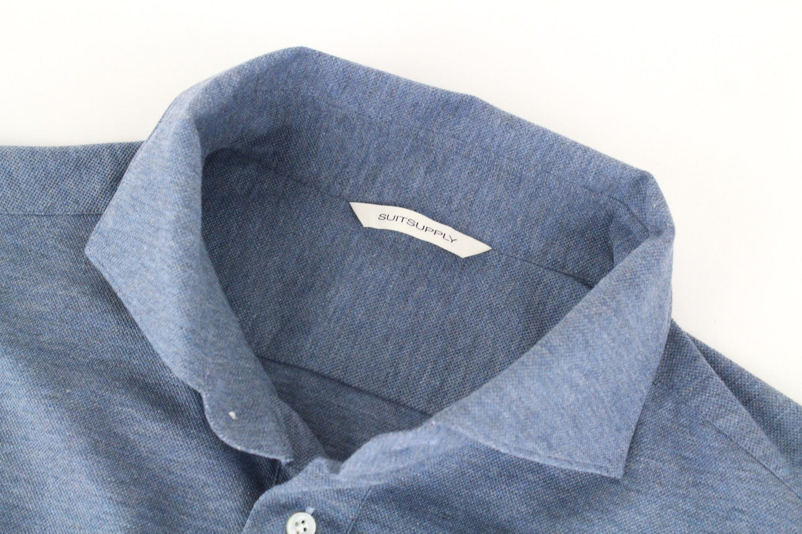SUITSUPPLY vyriški marškinėliai ~L šviesiai mėlyni platėjančios apykaklės melanžo medvilniniai elegantiško kirpimo marškinėliai 