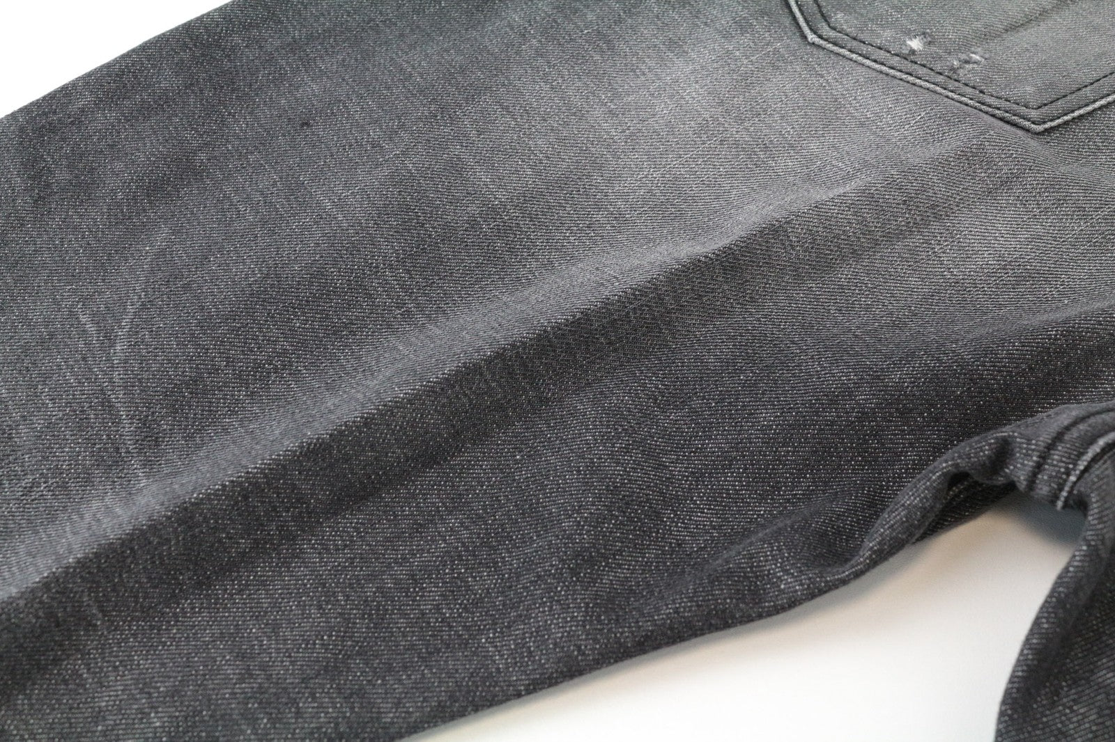 DIESEL D-Vider 083AB vyriški džinsai, UK32/L32, morkų kirpimo, pilki, medvilniniai, plėšyti dažai 