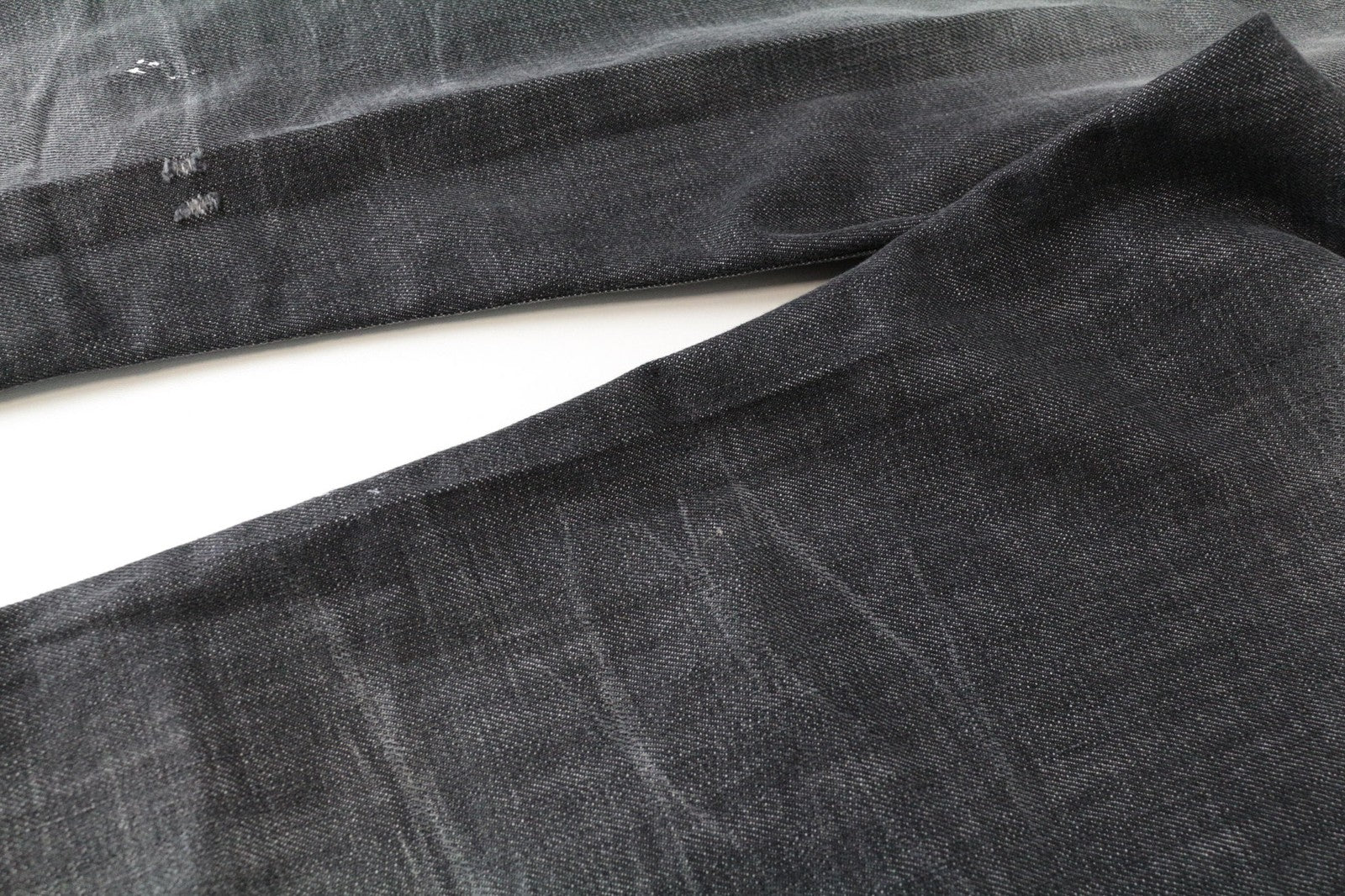 DIESEL D-Vider 083AB vyriški džinsai, UK32/L32, morkų kirpimo, pilki, medvilniniai, plėšyti dažai 