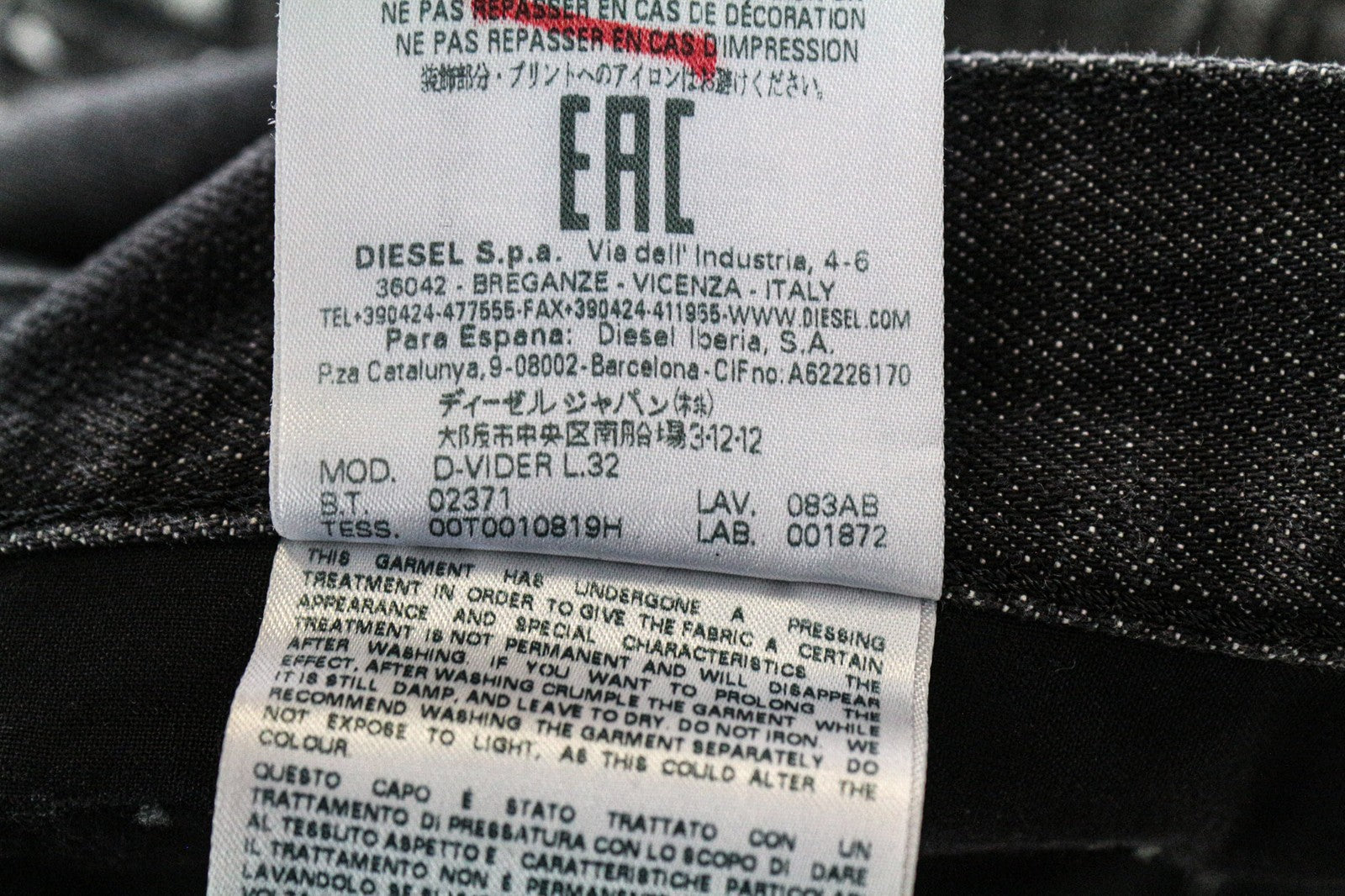 DIESEL D-Vider 083AB vyriški džinsai, UK32/L32, morkų kirpimo, pilki, medvilniniai, plėšyti dažai 