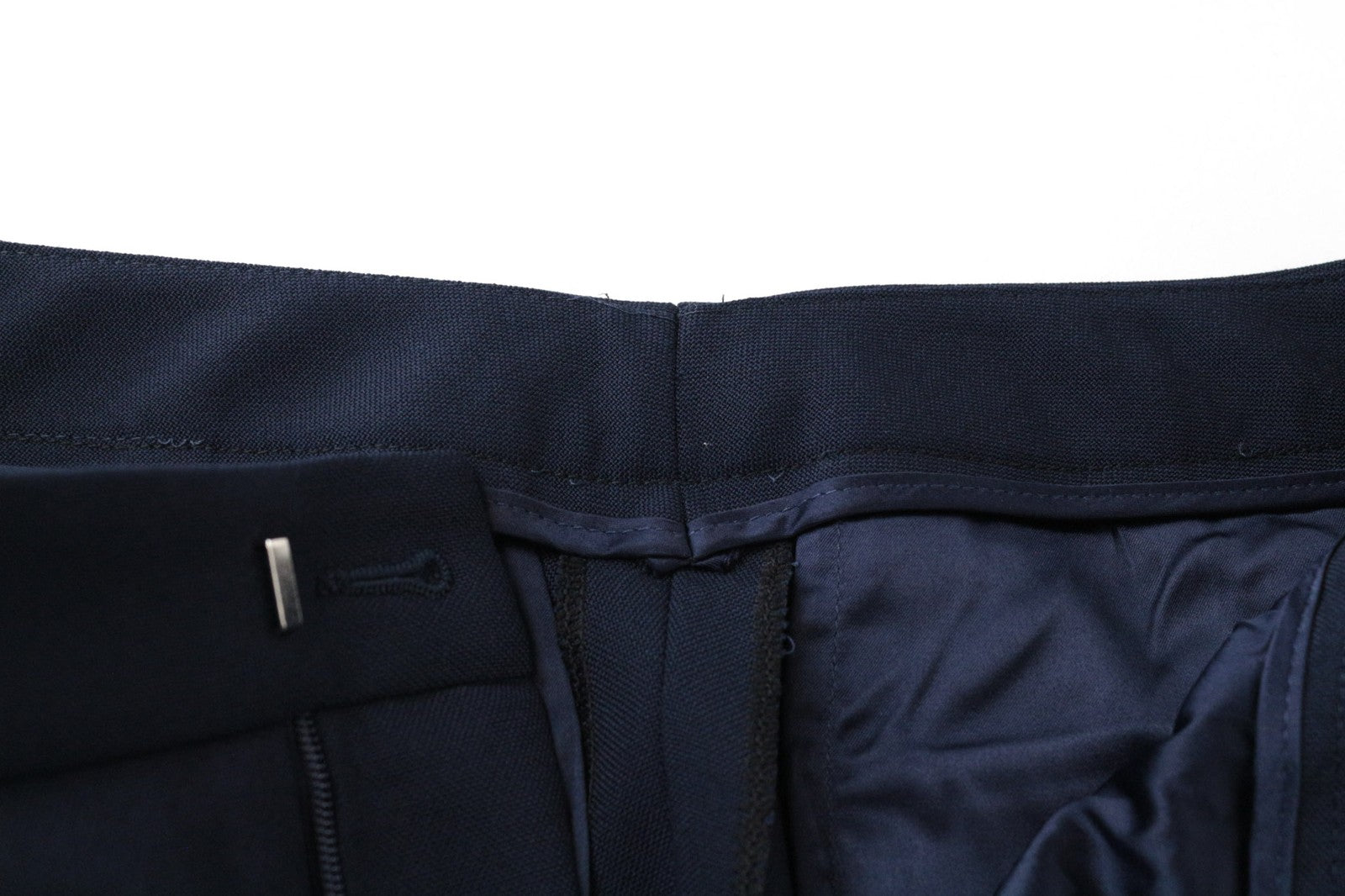 SUISTUDIO Robin moteriškos kelnės UK12R tamsiai mėlynos, plonos, platėjančios moheros, plokščia priekine dalimi 