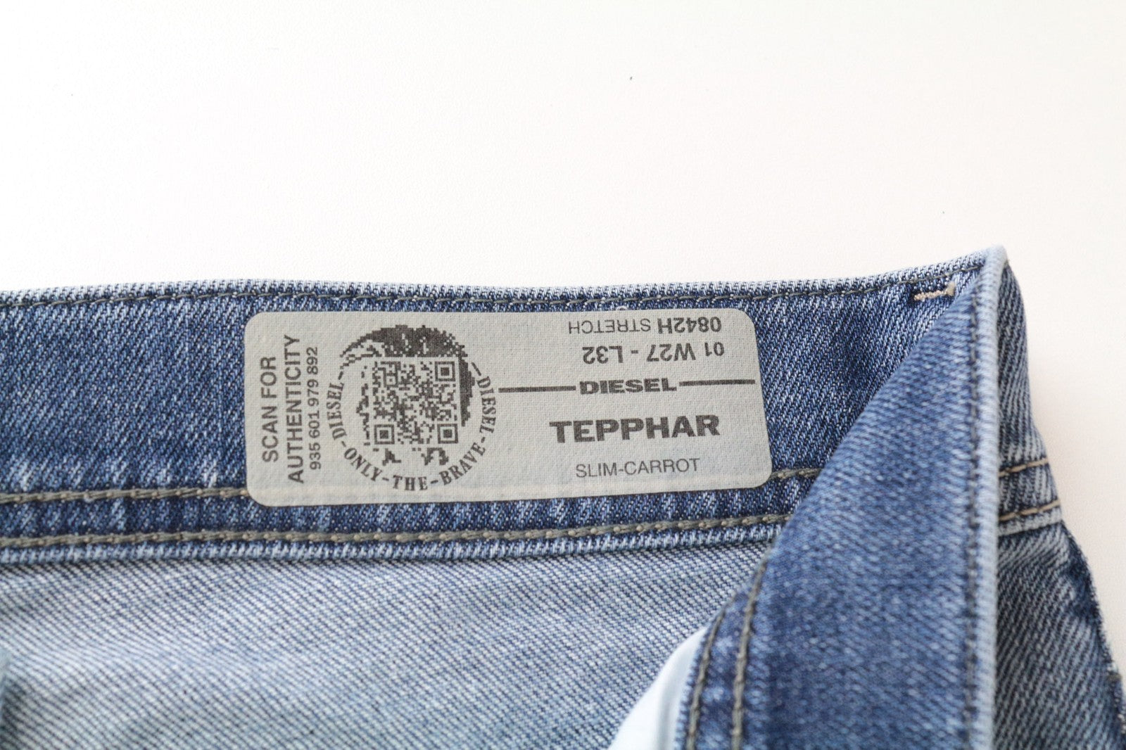 DIESEL Tepphar 0842H vyriški džinsai W27/L32 Slim morkų mėlynos spalvos tampri medvilnė 