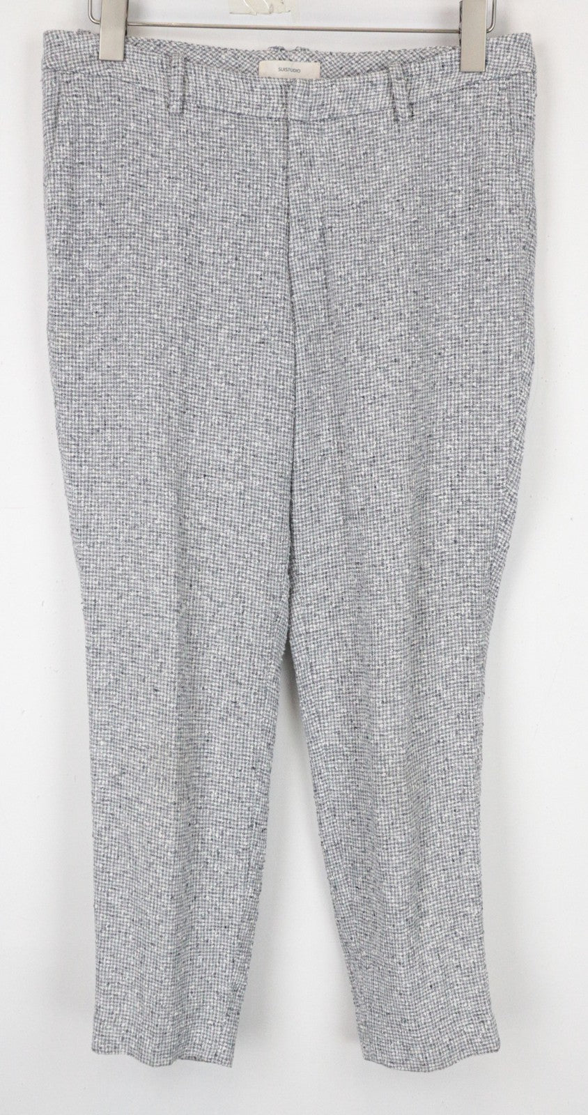 SUISTUDIO moteriškos kelnės su pilkomis, plonomis, UK14S rašto, klasikinio kirpimo lininiu raštu. 