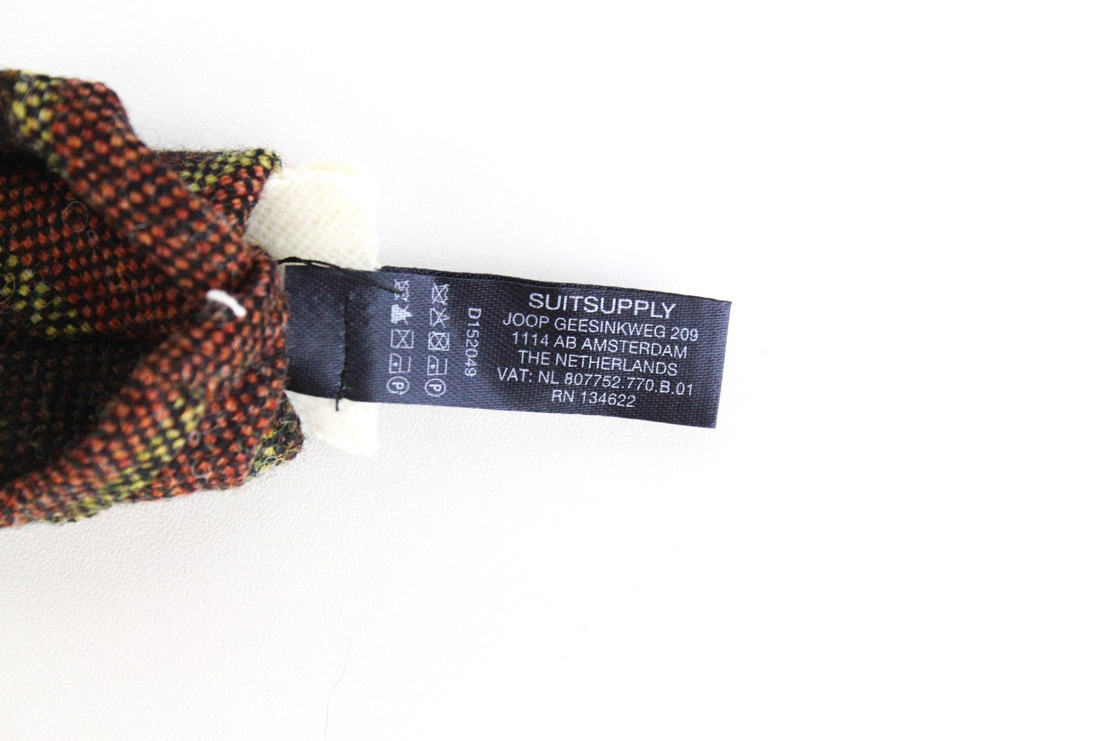 SUITSUPPLY vyriškas kaklaraištis ~150x8 rudas vilnonis dryžuotas smailiais galais oficialus kaklaraištis 