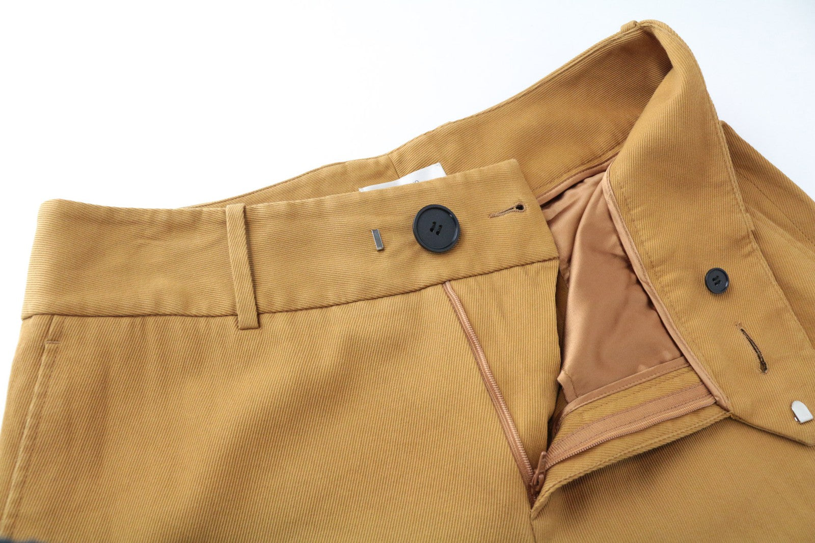 SUISTUDIO Lane moteriškos kelnės UK16R rudos dryžuoto audinio, plonos, ilgos, medvilninės, plokščio priekio. 