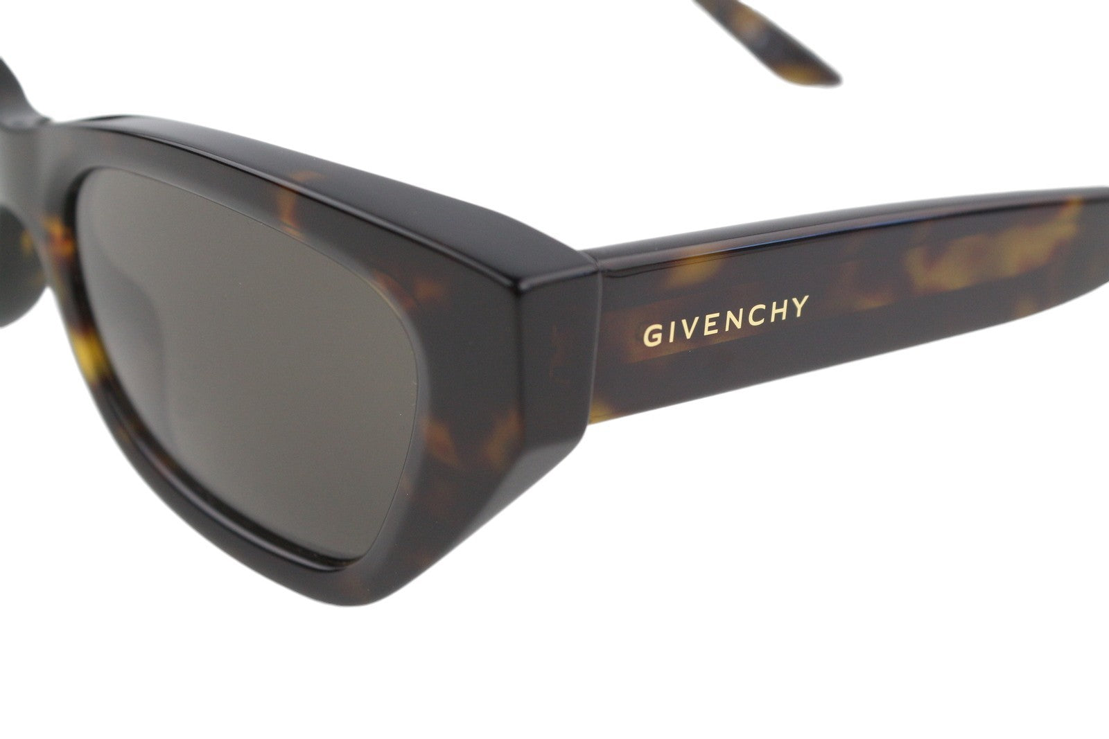 GIVENCHY GV 7209/S moteriški akiniai nuo saulės su rudais gyvūnų raštais, katės akių formos, laisvalaikio stiliaus, rekomenduojama kaina – 290 € 
