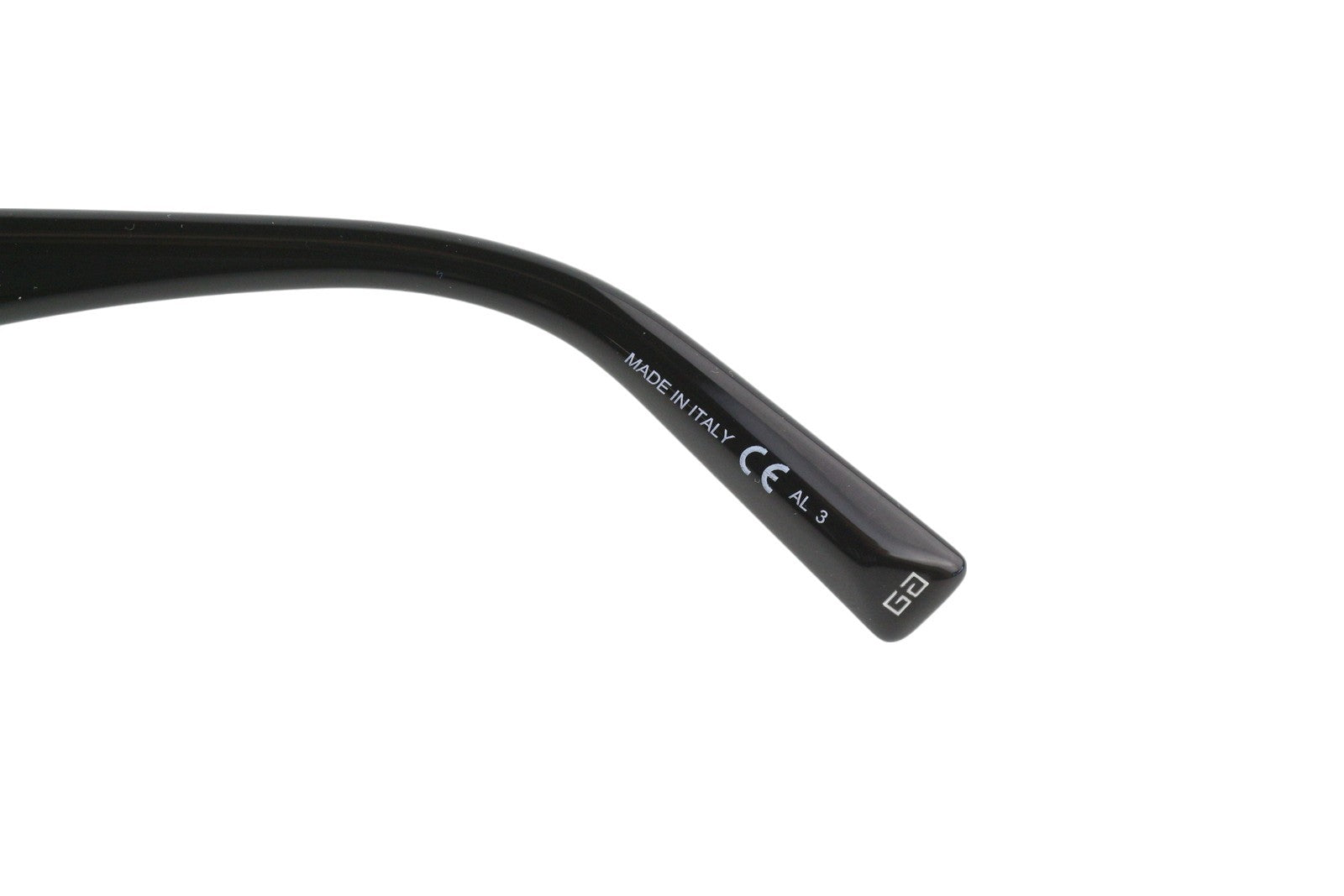 GIVENCHY GV 7176/S moteriški akiniai nuo saulės su juodu, katės akių formos, tonuoti, laisvalaikio stiliaus, rekomenduojama mažmeninė kaina – 255 € 