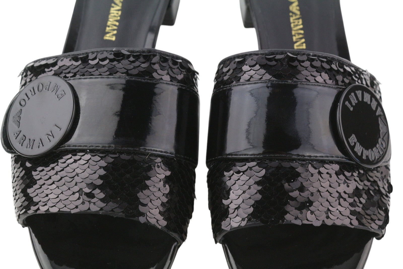 EMPORIO ARMANI X3P699 moteriški bateliai be kulno, 37 dydžio, juodi, blizgantys, blizgučiais puošti, atvira nosele. RMK 262 €. 