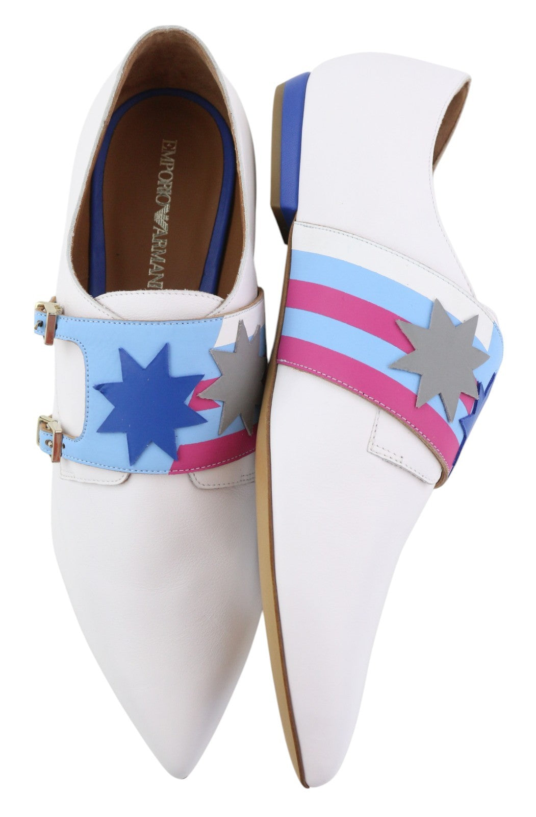 EMPORIO ARMANI X3L038 moteriški bateliai su baltos odos dvigubu dirželiu ir smailiu dirželiu. 