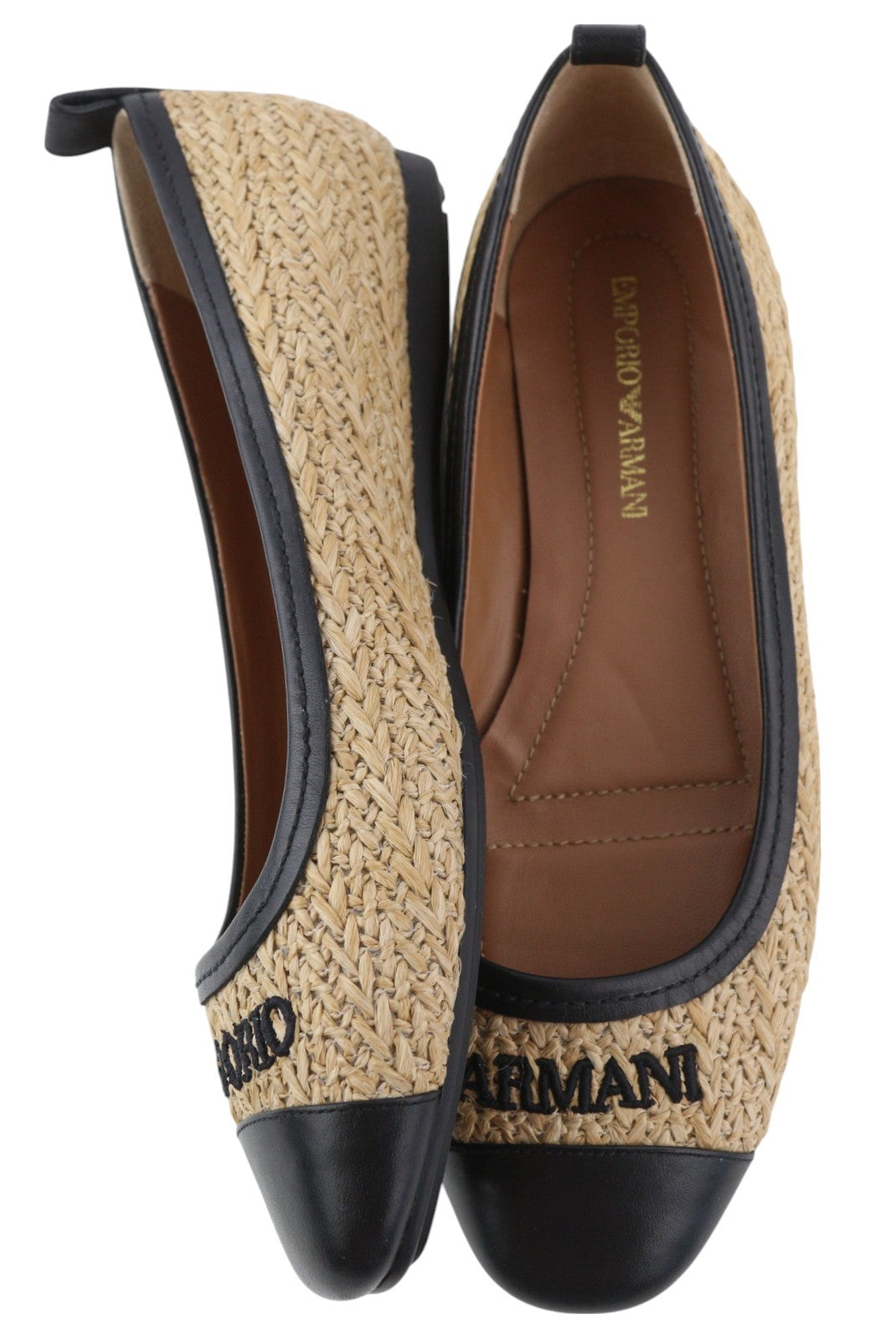 EMPORIO ARMANI moteriški bateliai be kulno, 37 dydžio, rudi balerinos tipo bateliai su migdolų formos nosimi, logotipu. RMK 279 € 