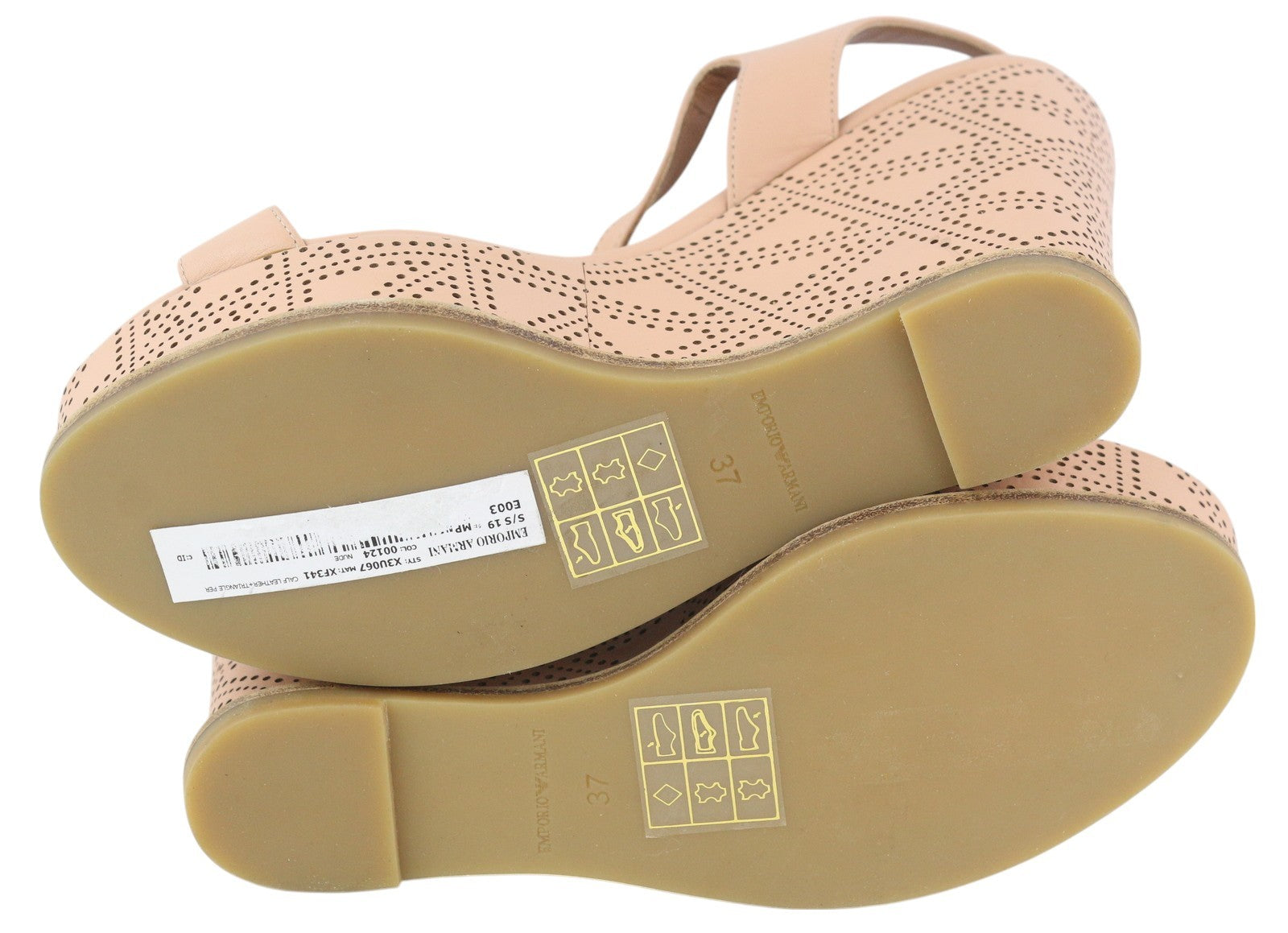 EMPORIO ARMANI X3U067 moteriškos basutės, 37 dydžio, šviesiai rožinės, odinės, pleišto formos aukštakulniai, rekomenduojama kaina – 219 € 