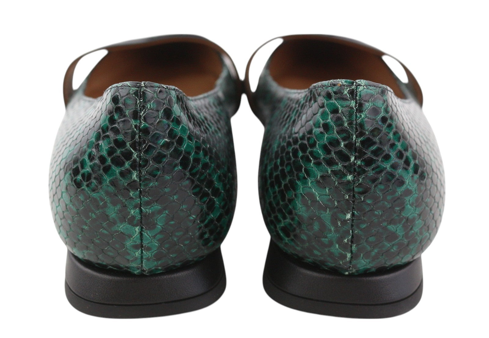 EMPORIO ARMANI moteriški bateliai su gyvatės raštu, 37 dydžio, žali, odiniai balerinos tipo bateliai su smailia nosele. 