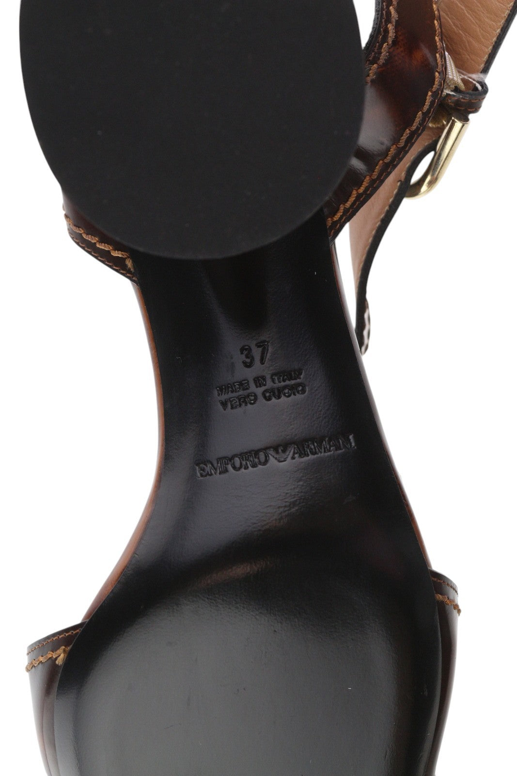 EMPORIO ARMANI moteriški aukštakulniai, 37 dydžio, rudos odos, blokinio kulno basutės su sagtimi, laisvalaikio stiliaus. 