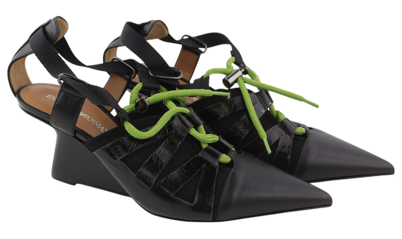 EMPORIO ARMANI moteriški aukštakulniai, 37 €, juodos odos, smaili nosis, žalios spalvos raišteliais. 