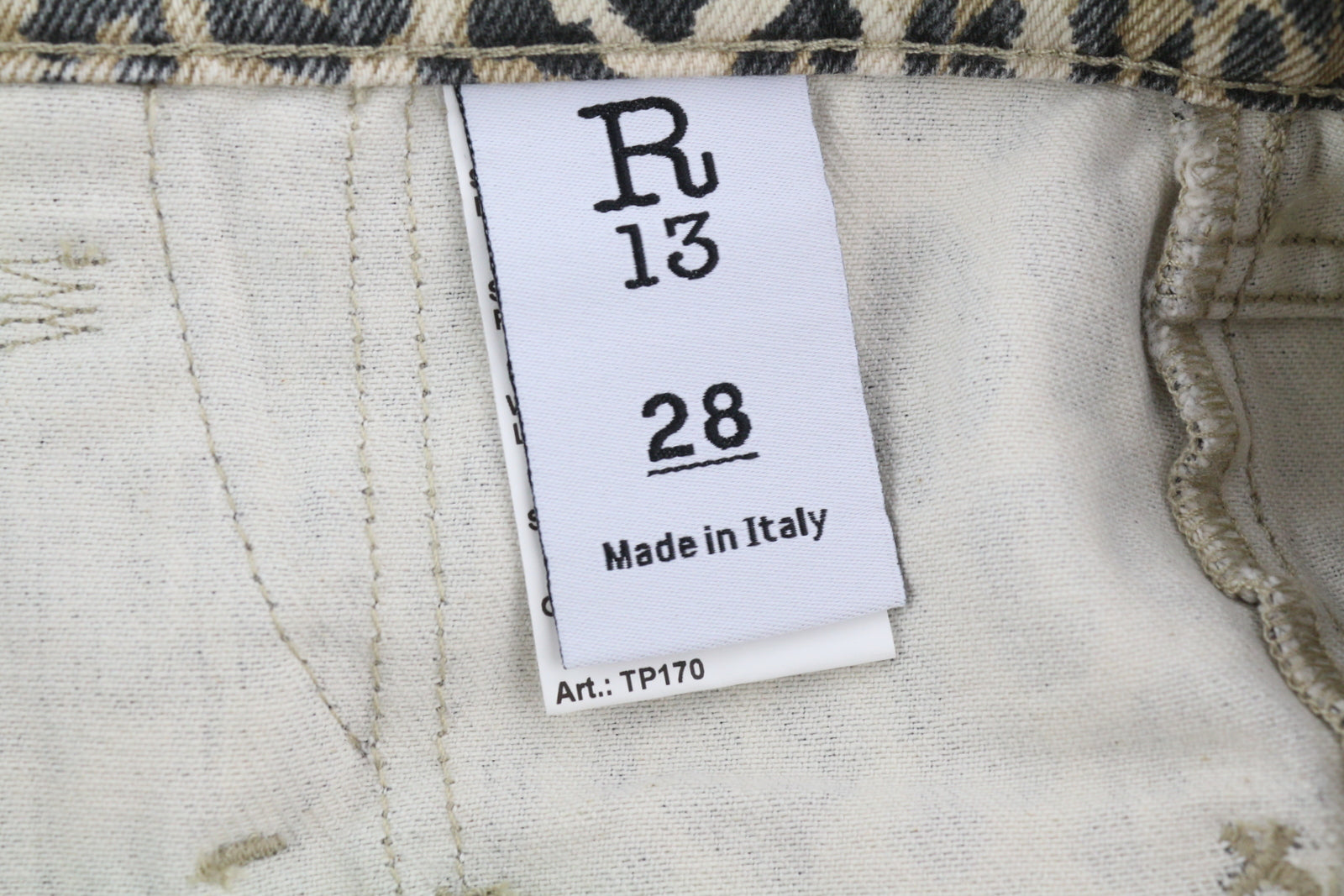 R13 moteriški šortai su kišenėmis, 28 dydžio, džinsiniai, standūs, leopardo rašto, atlenkti. RMK 1029 USD. 