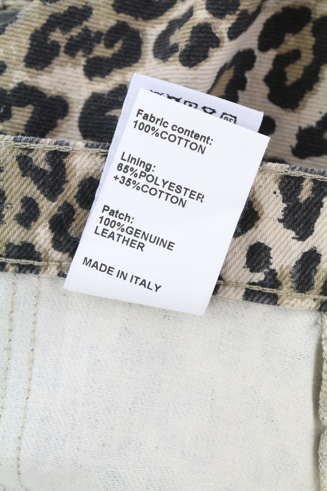 R13 moteriški šortai su kišenėmis, 24 dydžio, džinsiniai, standūs, leopardo rašto, atlenkti. RMK 1029 USD. 