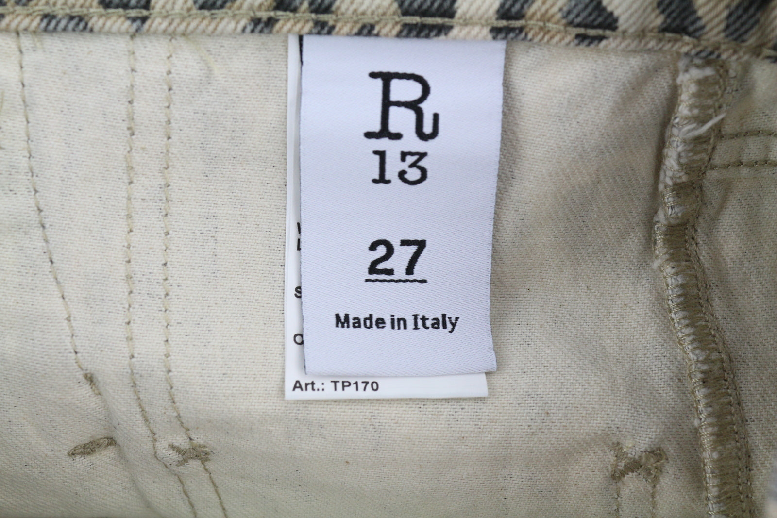 R13 moteriški šortai su kišenėmis, 27, džinsinis, standus leopardo raštas, atlenkiamas viršus, rekomenduojama kaina – 1029 USD 