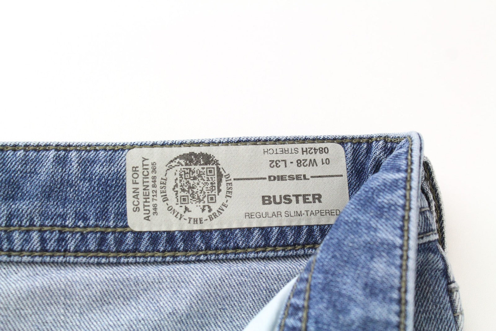 DIESEL Buster 0842H Men's W28/L32 Slim Tapered Blue Jeans in Stretch Cotton