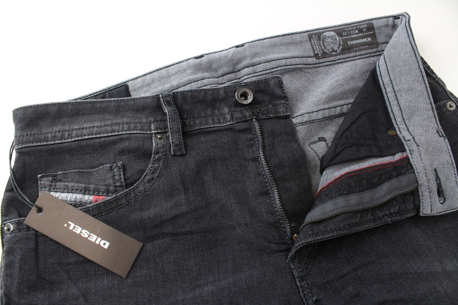 DIESEL Thommer 0687J vyriškos džinsinės kelnės W32/L30 pilkos, tamprios, plonos, su užtrauktuku. 
